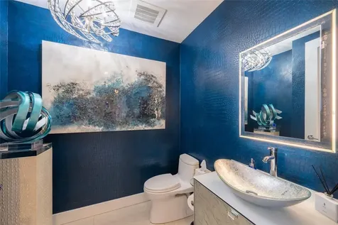 1155 N Gulfstream Avenue Sarasota FL 34236
