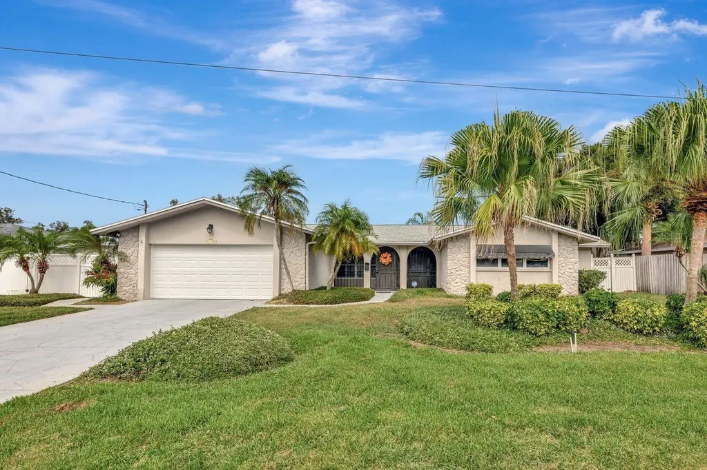 1113 45th Avenue NE St Petersburg FL 33703