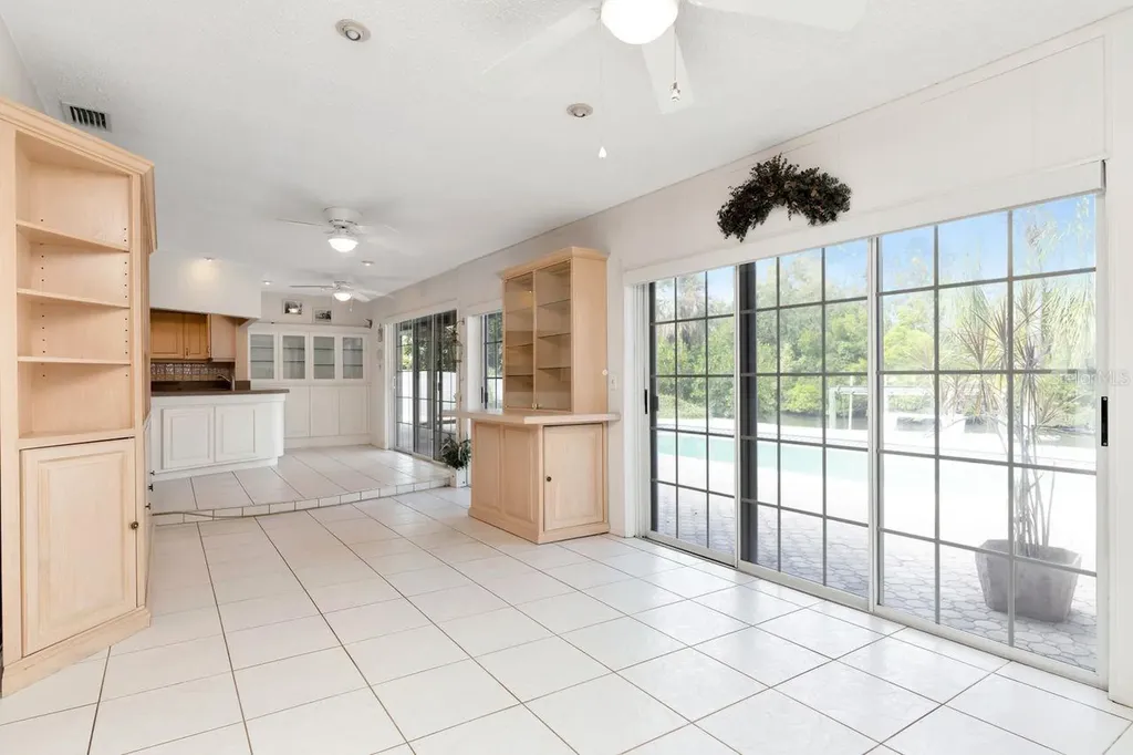 1113 45th Avenue NE St Petersburg FL 33703