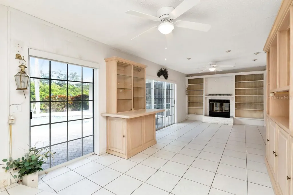 1113 45th Avenue NE St Petersburg FL 33703
