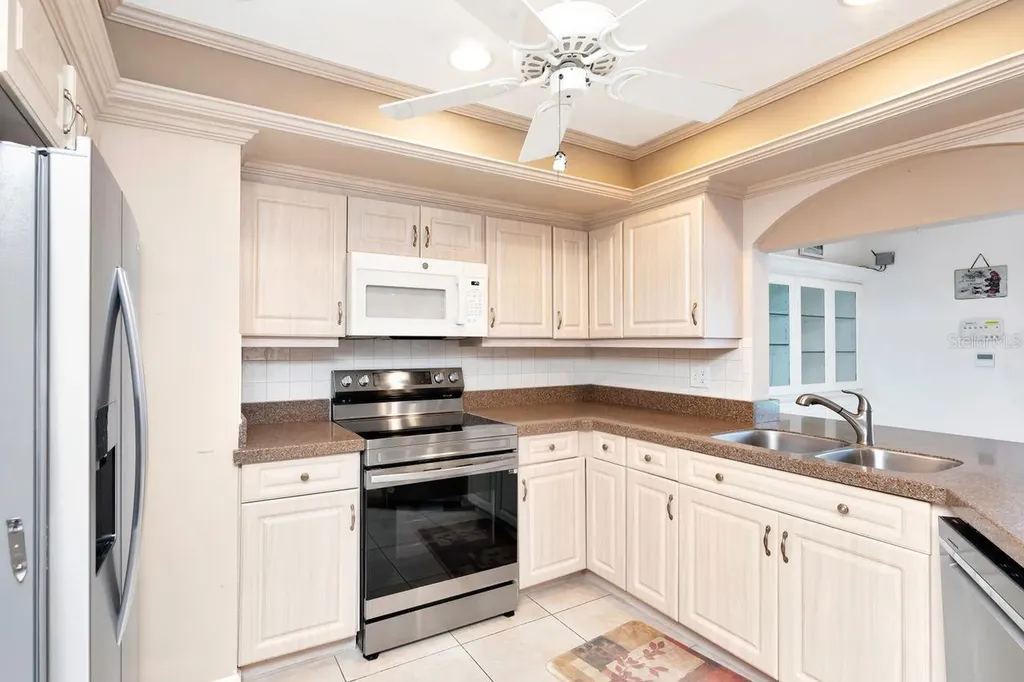 1113 45th Avenue NE St Petersburg FL 33703