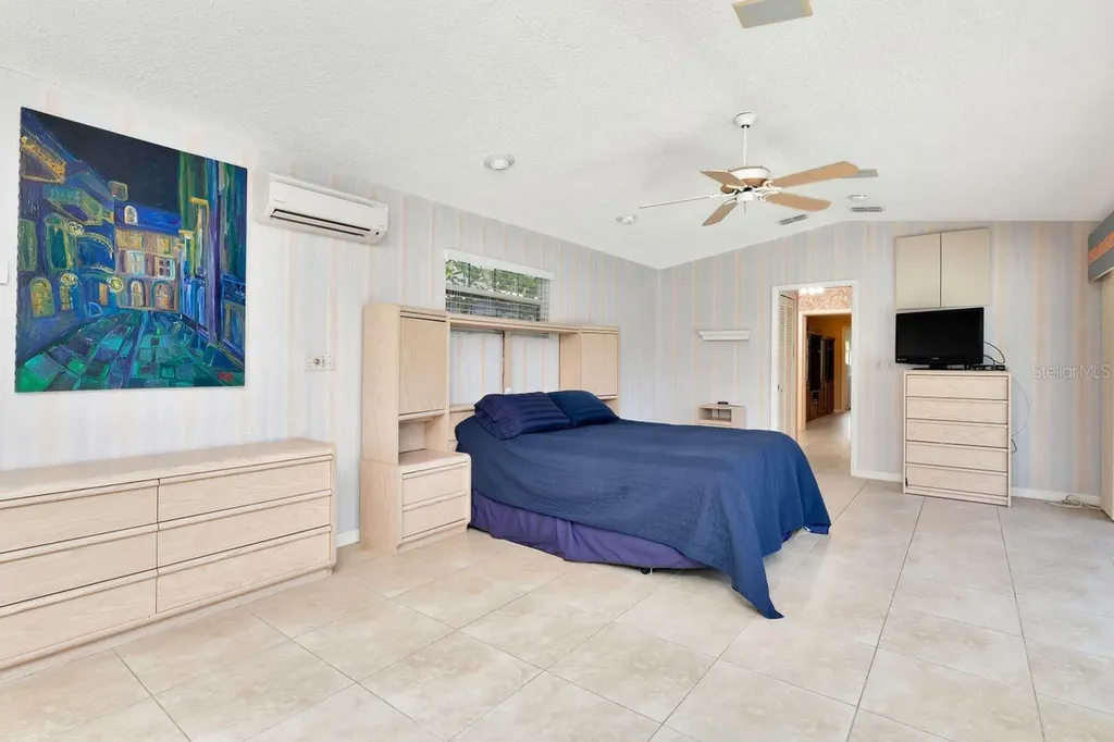 1113 45th Avenue NE St Petersburg FL 33703