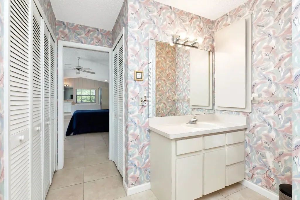1113 45th Avenue NE St Petersburg FL 33703