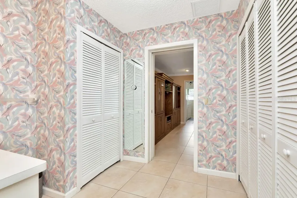 1113 45th Avenue NE St Petersburg FL 33703