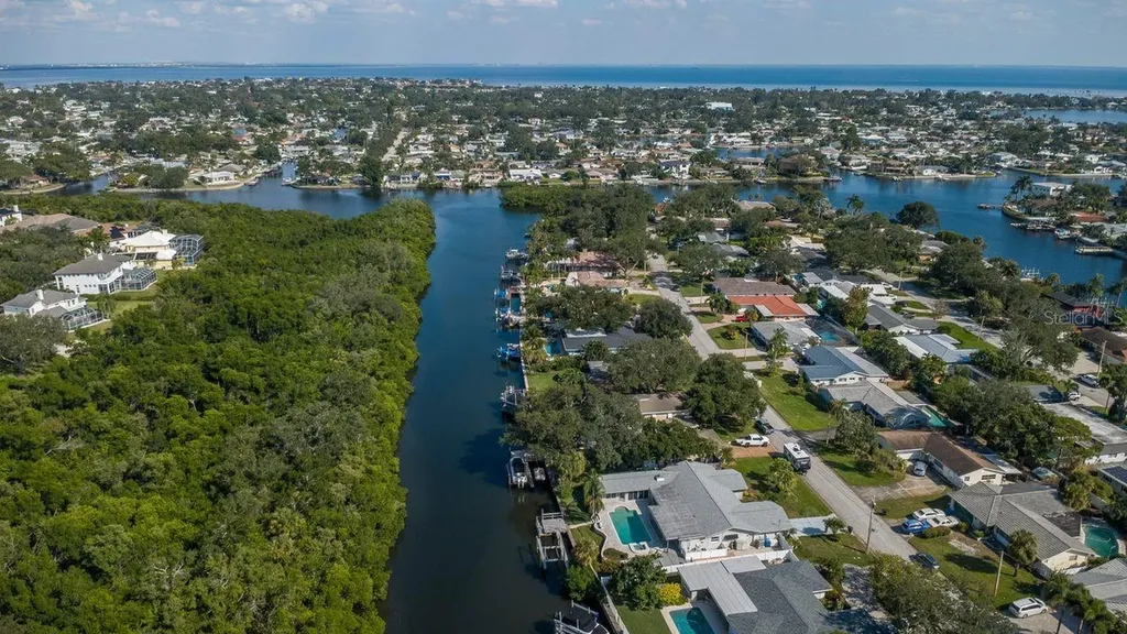 1113 45th Avenue NE St Petersburg FL 33703