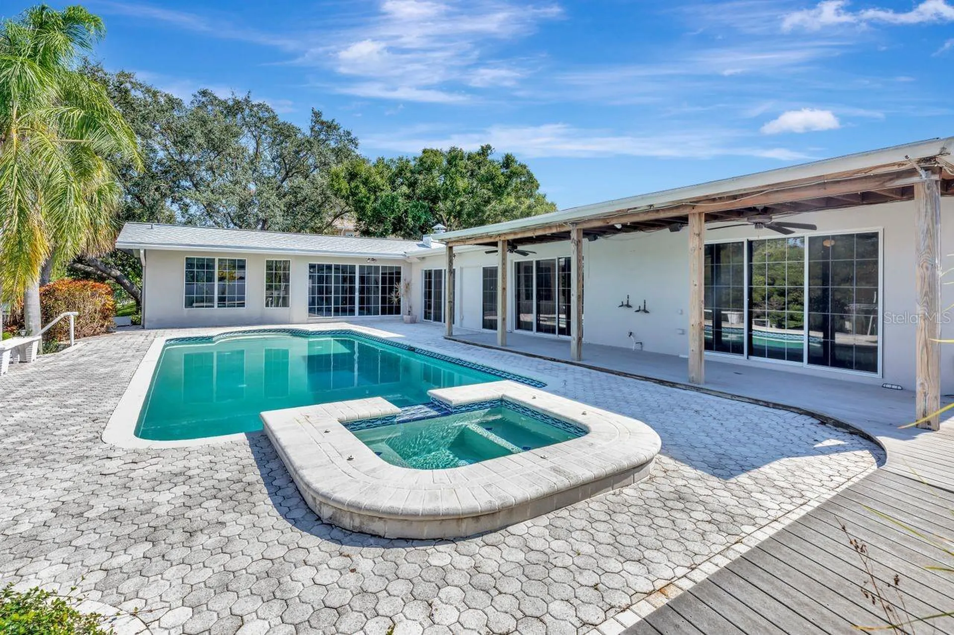 1113 45th Avenue NE St Petersburg FL 33703