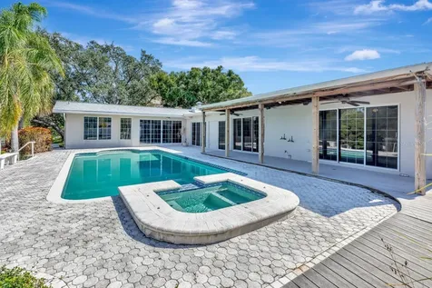 1113 45th Avenue NE St Petersburg FL 33703