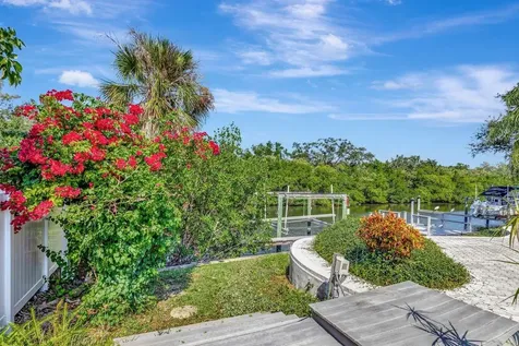 1113 45th Avenue NE St Petersburg FL 33703
