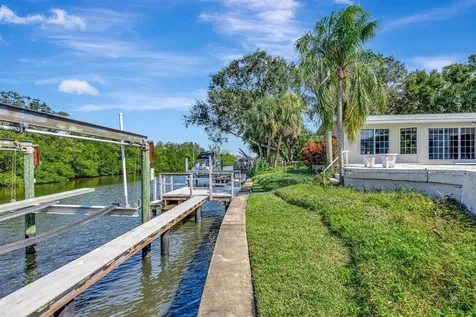 1113 45th Avenue NE St Petersburg FL 33703