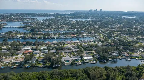 1113 45th Avenue NE St Petersburg FL 33703