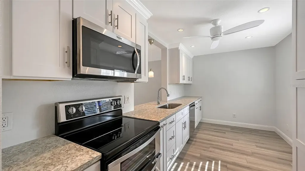 4976 Gulf Of Mexico Drive Longboat Key FL 34228