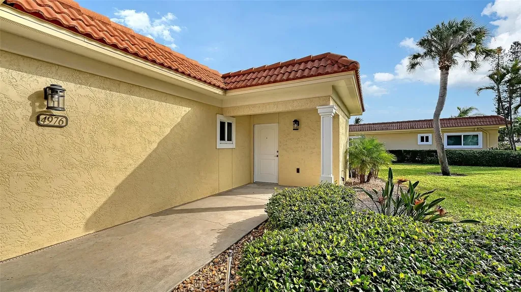 4976 Gulf Of Mexico Drive Longboat Key FL 34228