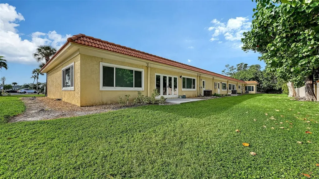 4976 Gulf Of Mexico Drive Longboat Key FL 34228