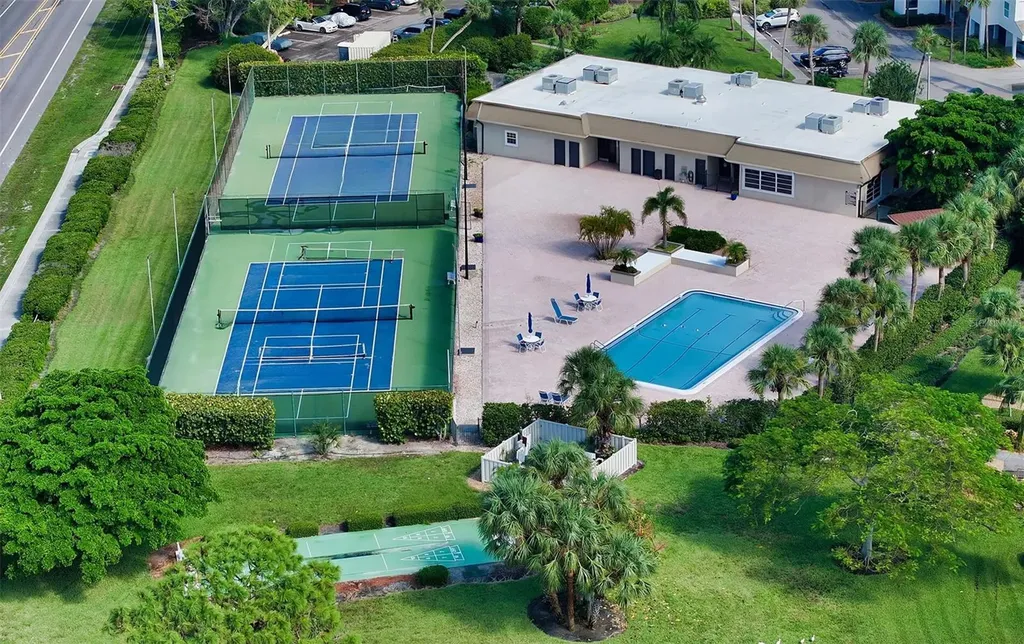 4976 Gulf Of Mexico Drive Longboat Key FL 34228