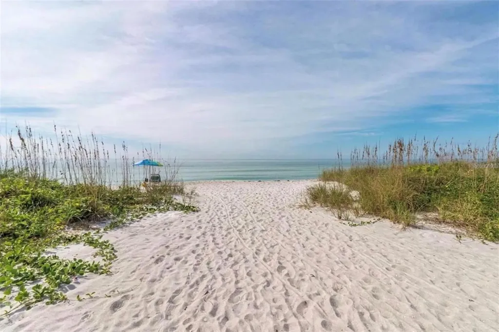 4976 Gulf Of Mexico Drive Longboat Key FL 34228