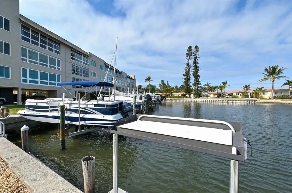 4976 Gulf Of Mexico Drive Longboat Key FL 34228