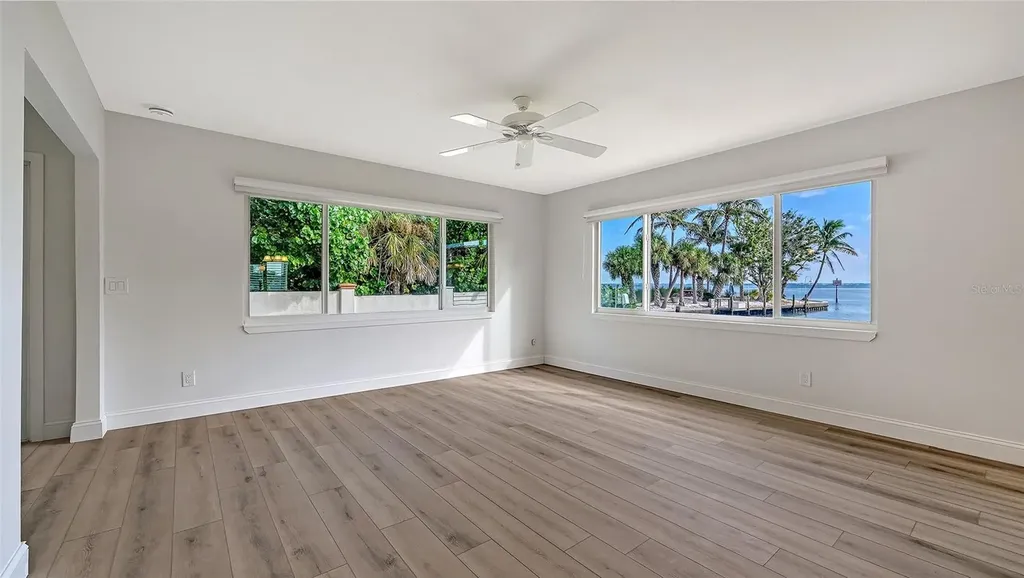 4976 Gulf Of Mexico Drive Longboat Key FL 34228