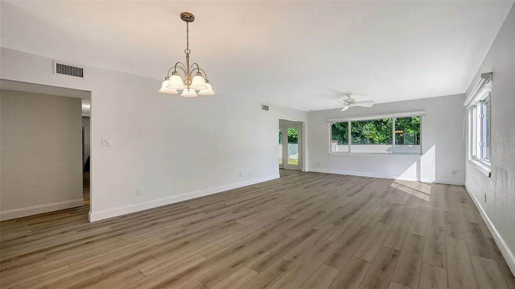 4976 Gulf Of Mexico Drive Longboat Key FL 34228