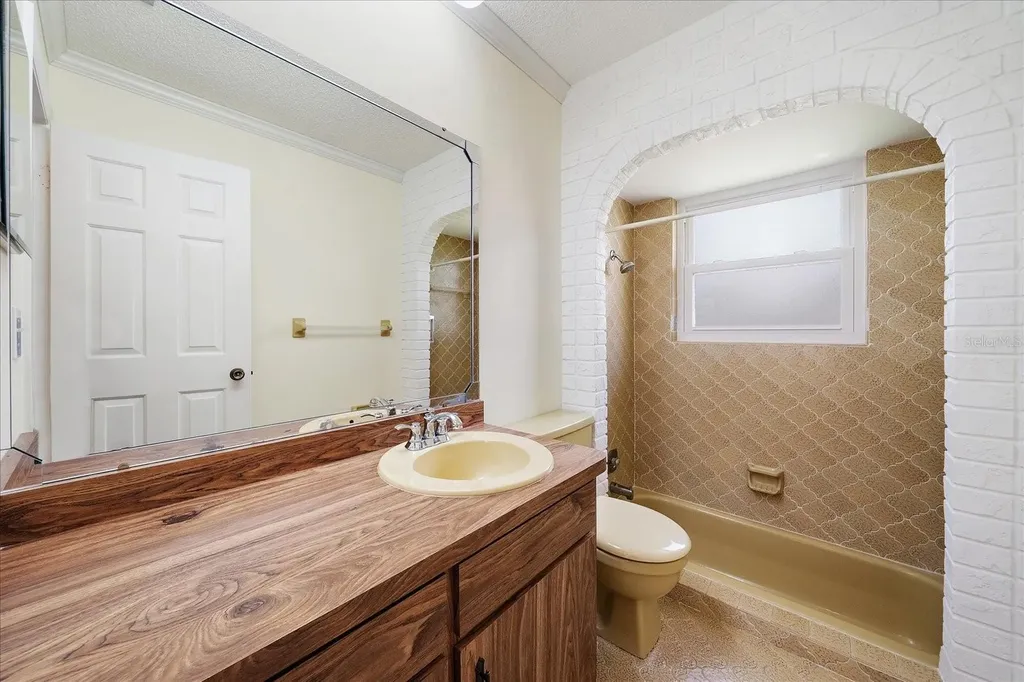 2442 Arborfield Square Sarasota FL 34235