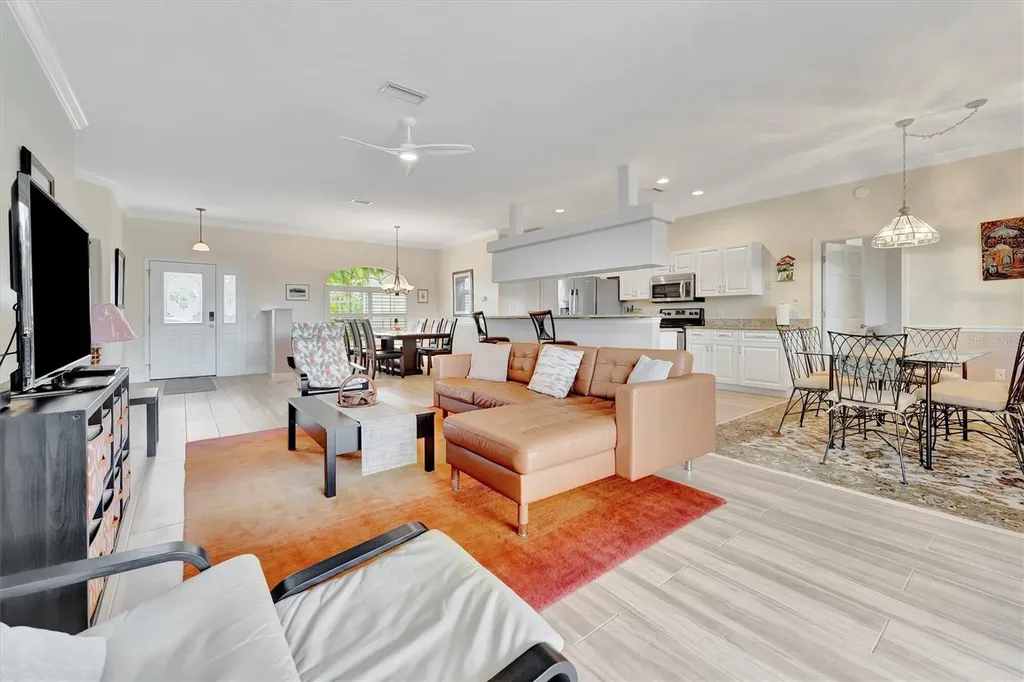 6738 Peach Tree Creek Road Bradenton FL 34203