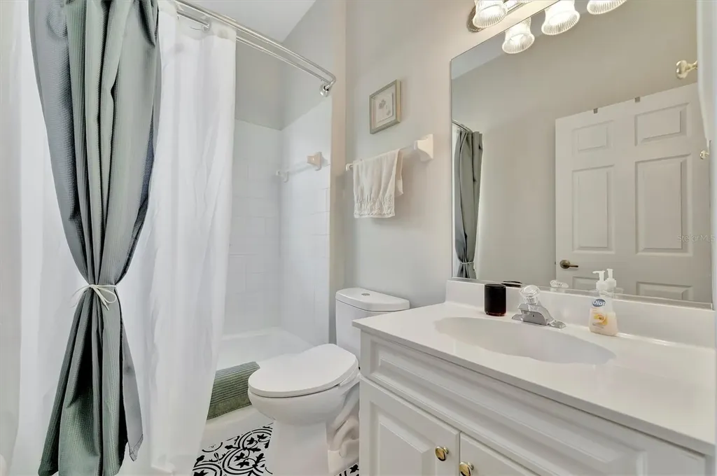 6738 Peach Tree Creek Road Bradenton FL 34203