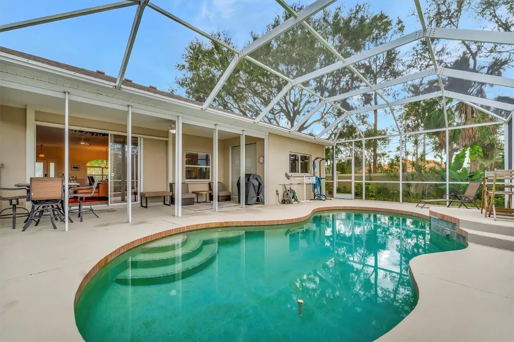 6738 Peach Tree Creek Road Bradenton FL 34203