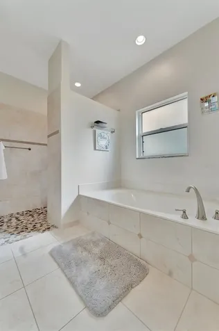 6738 Peach Tree Creek Road Bradenton FL 34203