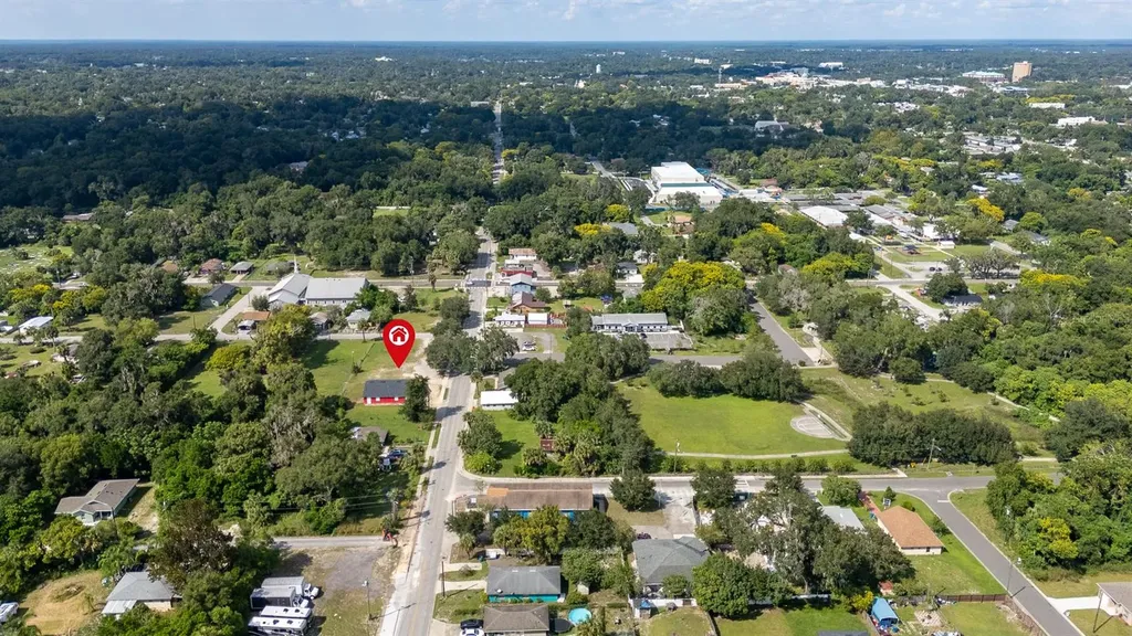 918 S Adelle Avenue Deland FL 32720