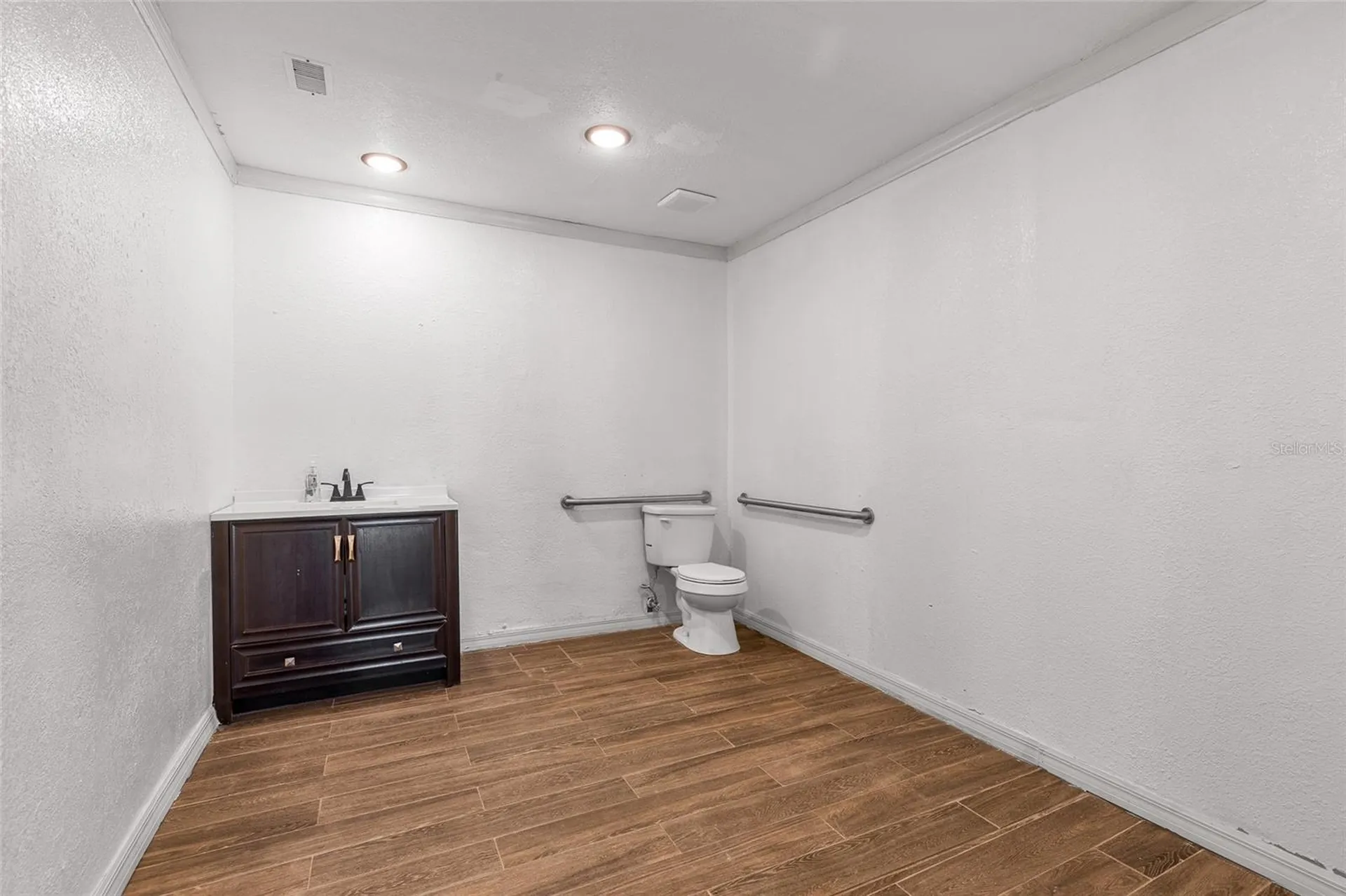 918 S Adelle Avenue Deland FL 32720