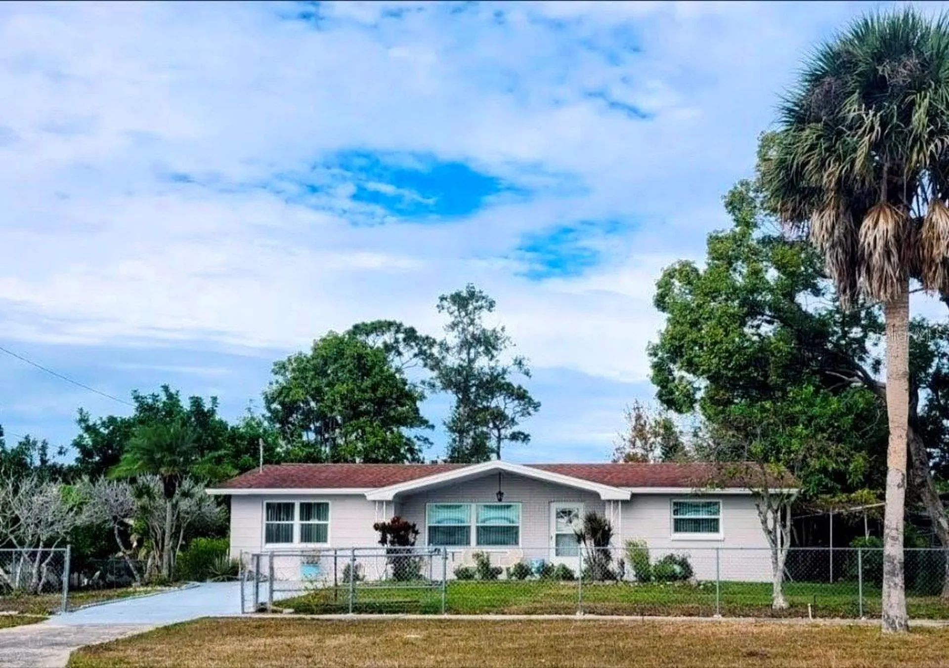 1010 Gulf Road Tarpon Springs FL 34689