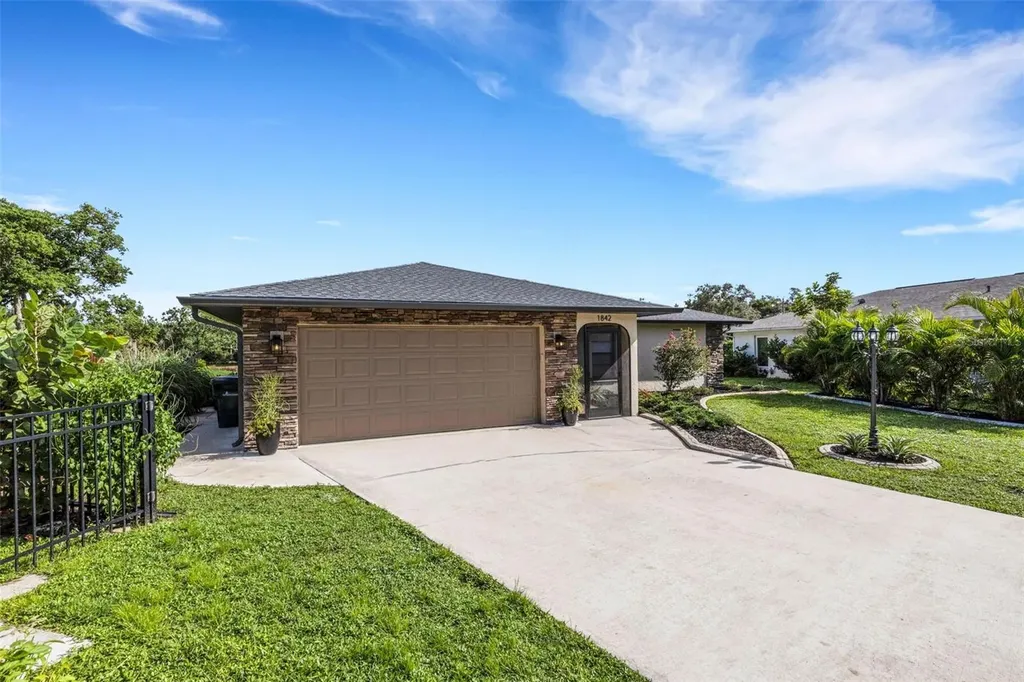 1842 Country Meadows Court Sarasota FL 34235