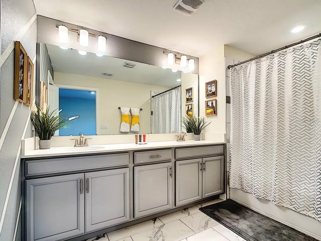 302 Ocean Course Avenue Davenport FL 33896