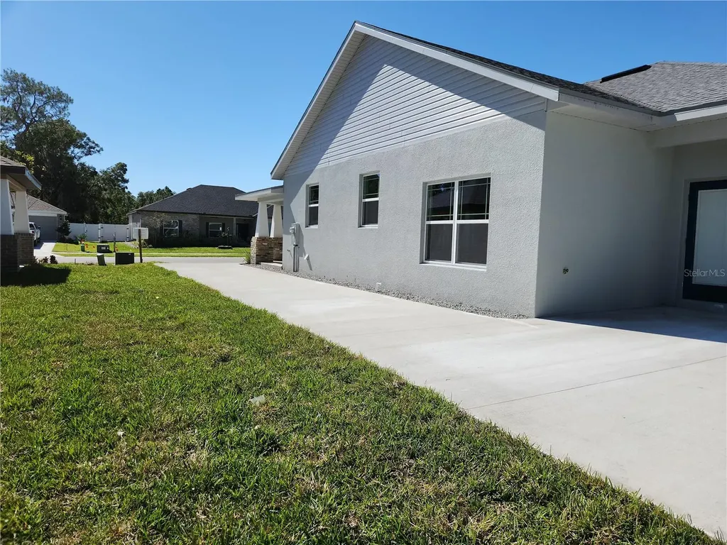416 Shannon Estates Court Plant City FL 33563