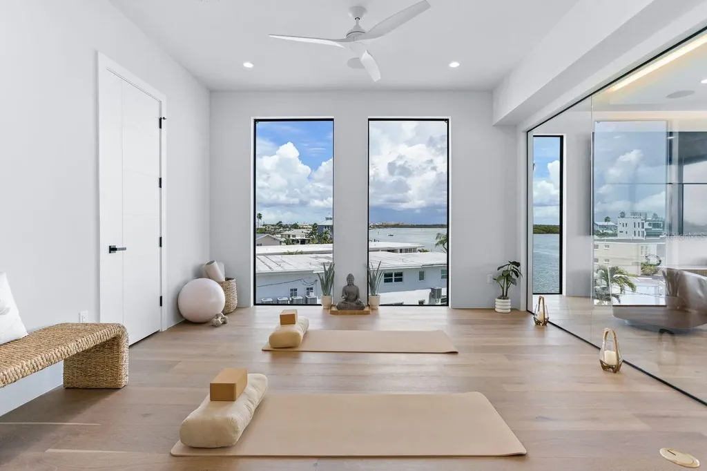 445 129th Avenue E Madeira Beach FL 33708