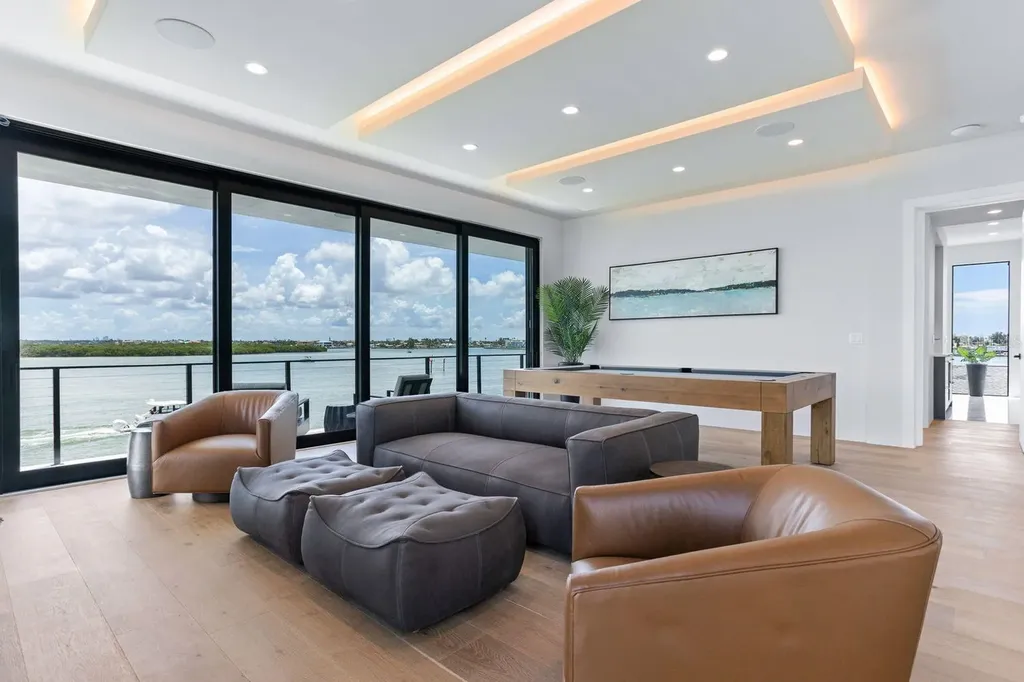 445 129th Avenue E Madeira Beach FL 33708