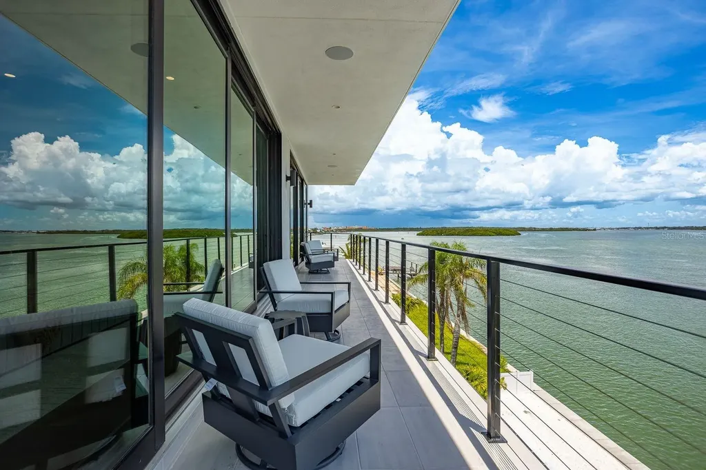 445 129th Avenue E Madeira Beach FL 33708