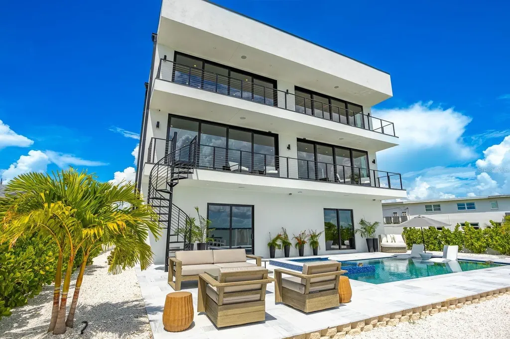 445 129th Avenue E Madeira Beach FL 33708