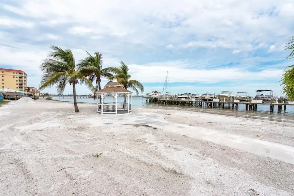 6219 Palma Del Mar Boulevard S St Petersburg FL 33715