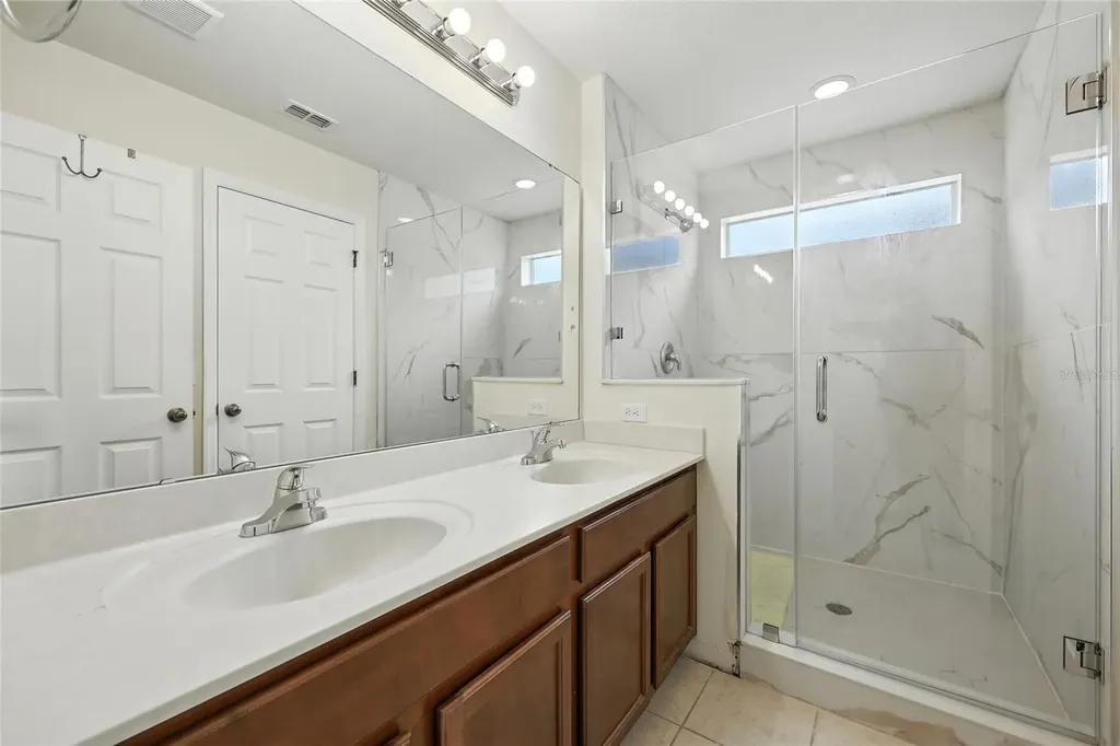 121 Las Fuentes Drive Kissimmee FL 34746