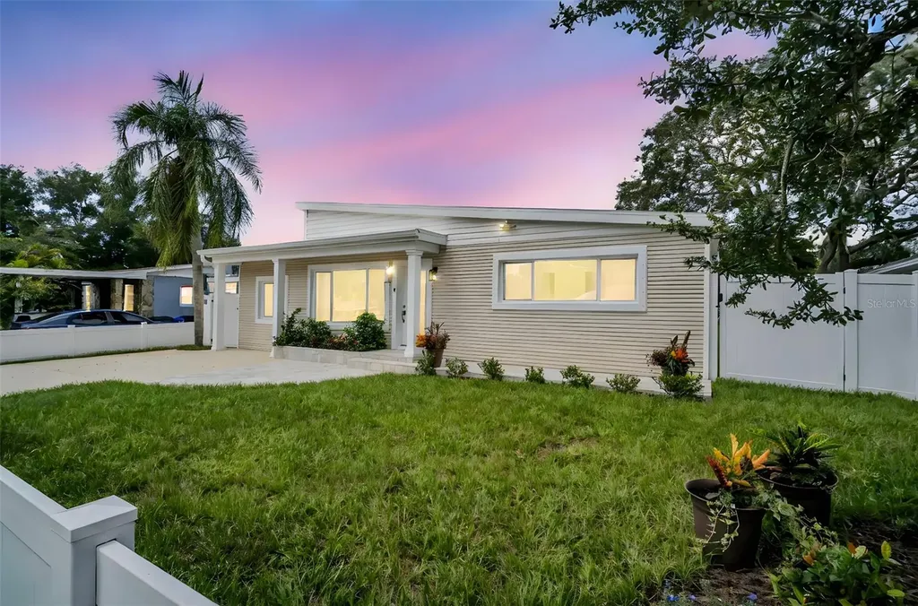 713 Pine Street Tarpon Springs FL 34689