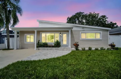 713 Pine Street Tarpon Springs FL 34689
