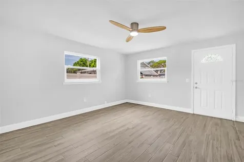 713 Pine Street Tarpon Springs FL 34689