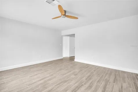 713 Pine Street Tarpon Springs FL 34689