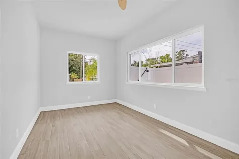 713 Pine Street Tarpon Springs FL 34689