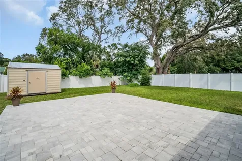 713 Pine Street Tarpon Springs FL 34689
