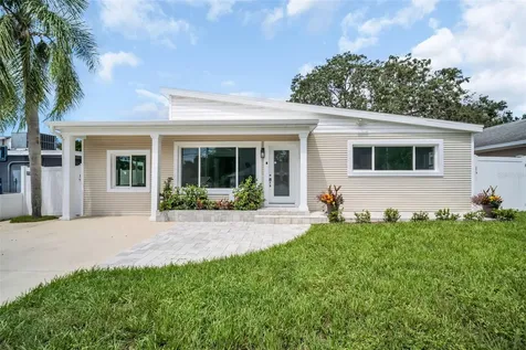 713 Pine Street Tarpon Springs FL 34689