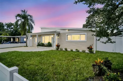 713 Pine Street Tarpon Springs FL 34689