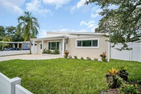 713 Pine Street Tarpon Springs FL 34689