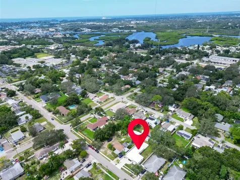 713 Pine Street Tarpon Springs FL 34689