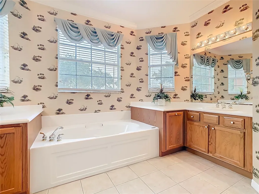 525 Shorehaven Drive Poinciana FL 34759